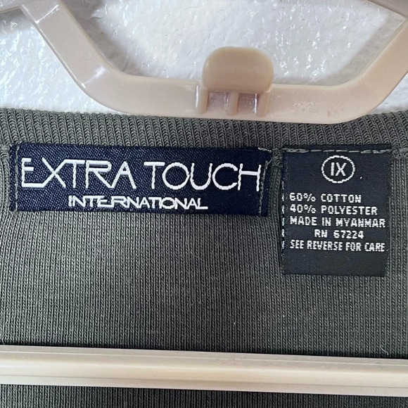 Extra Touch International cardigan sweater size 1X.  Embroidery around the neck. - Picture 4 of 4